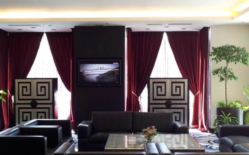 The Palace 4*