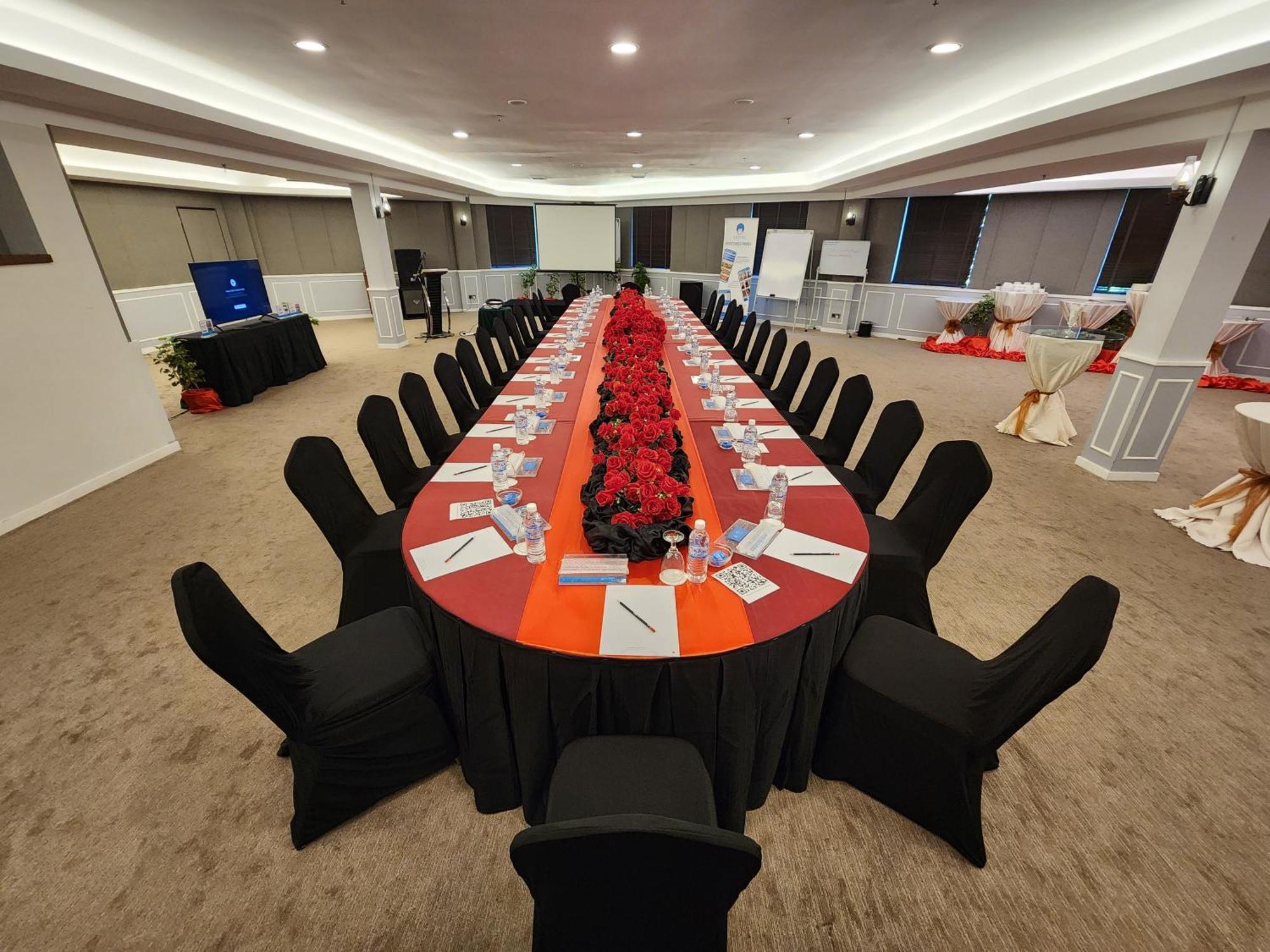 The Palace 4* Kota Kinabalu