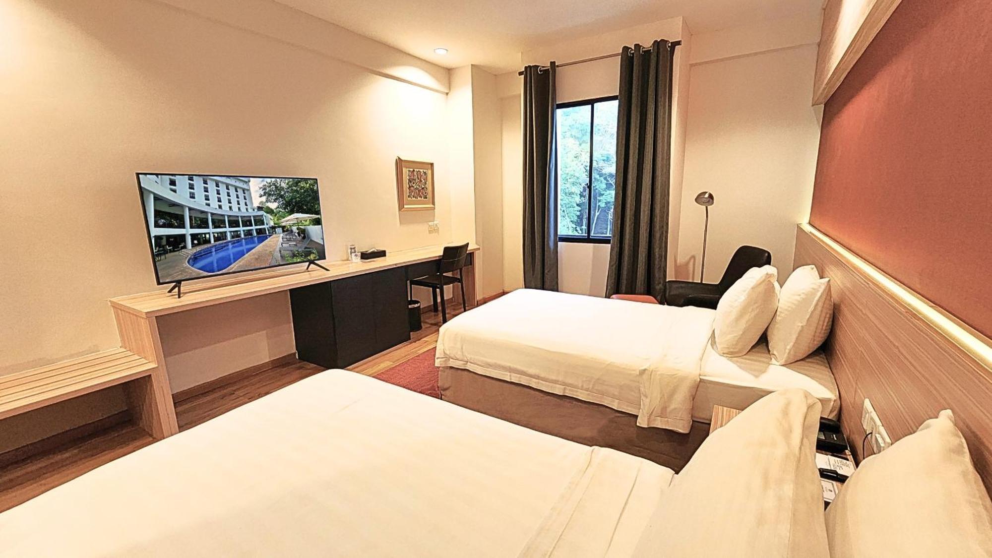 Hotel The Palace Kota Kinabalu